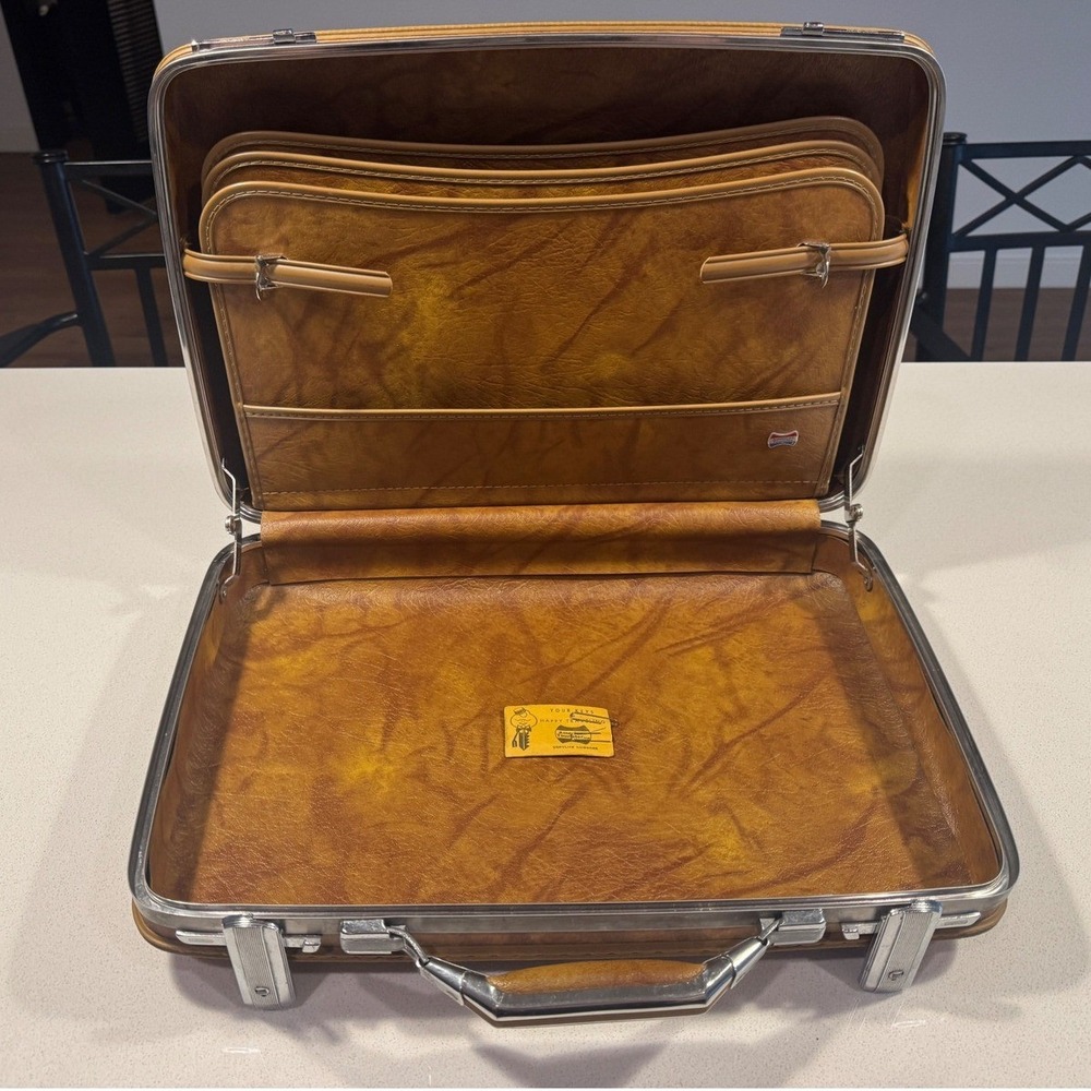 Vintage American Tourister Tan Hardside Briefcase Professional Case w/ Keys